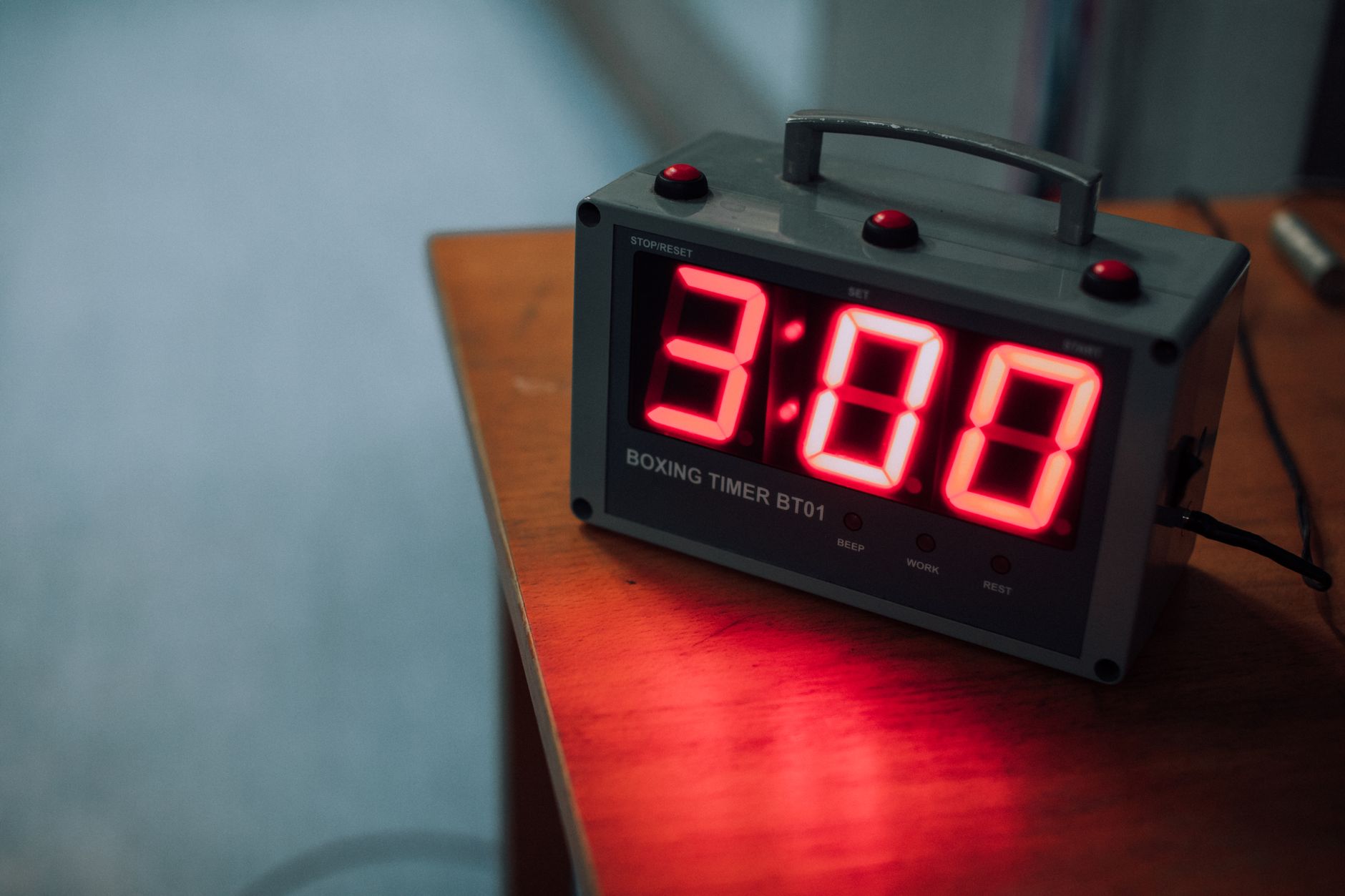 Digitaler Intervall-Timer für das Bauchmuskeltraining