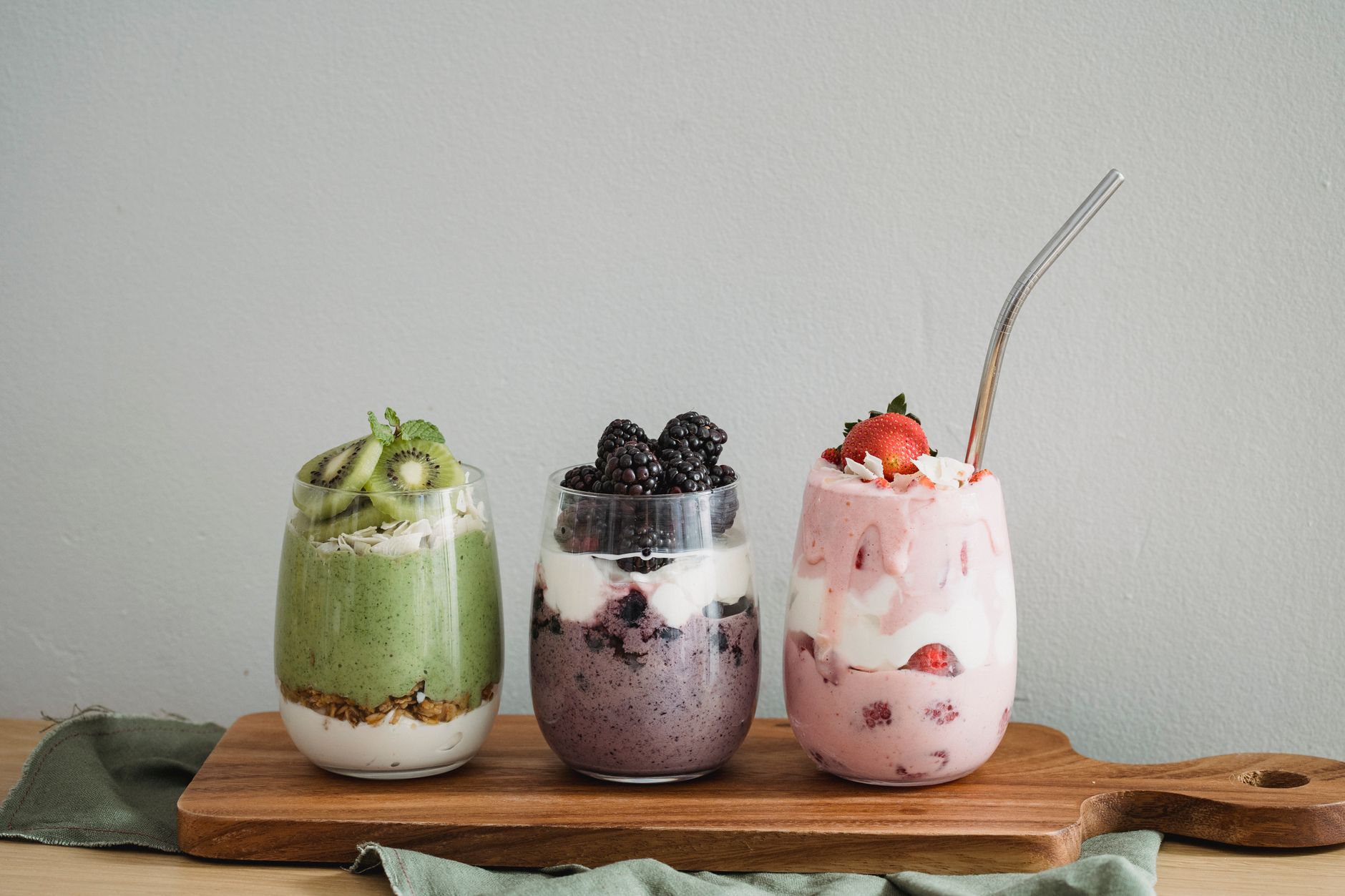 Grüner Power-Shake mit Avocado und Moringa