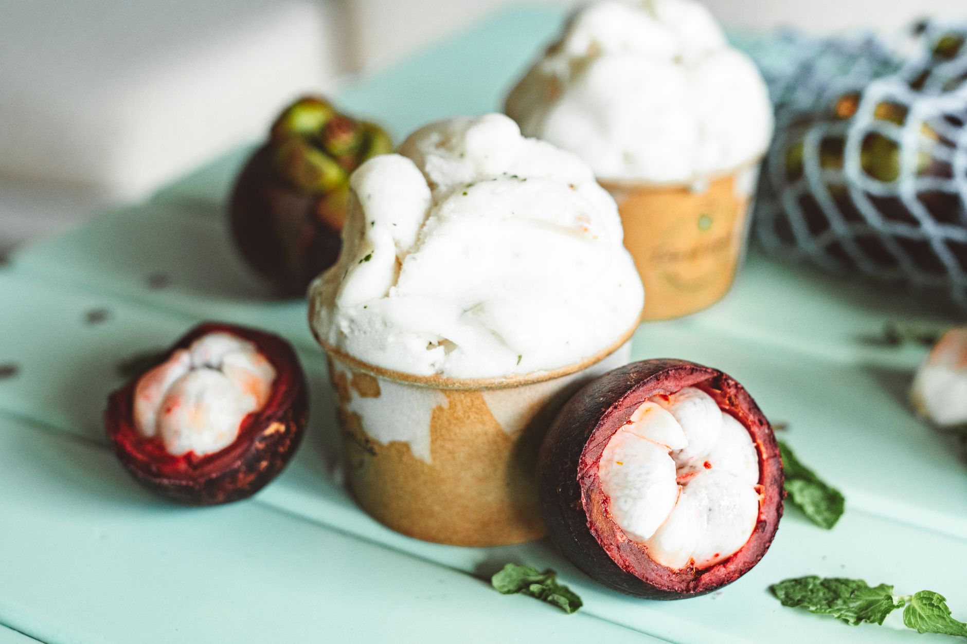 Mango-Kokos-Eis am Stiel