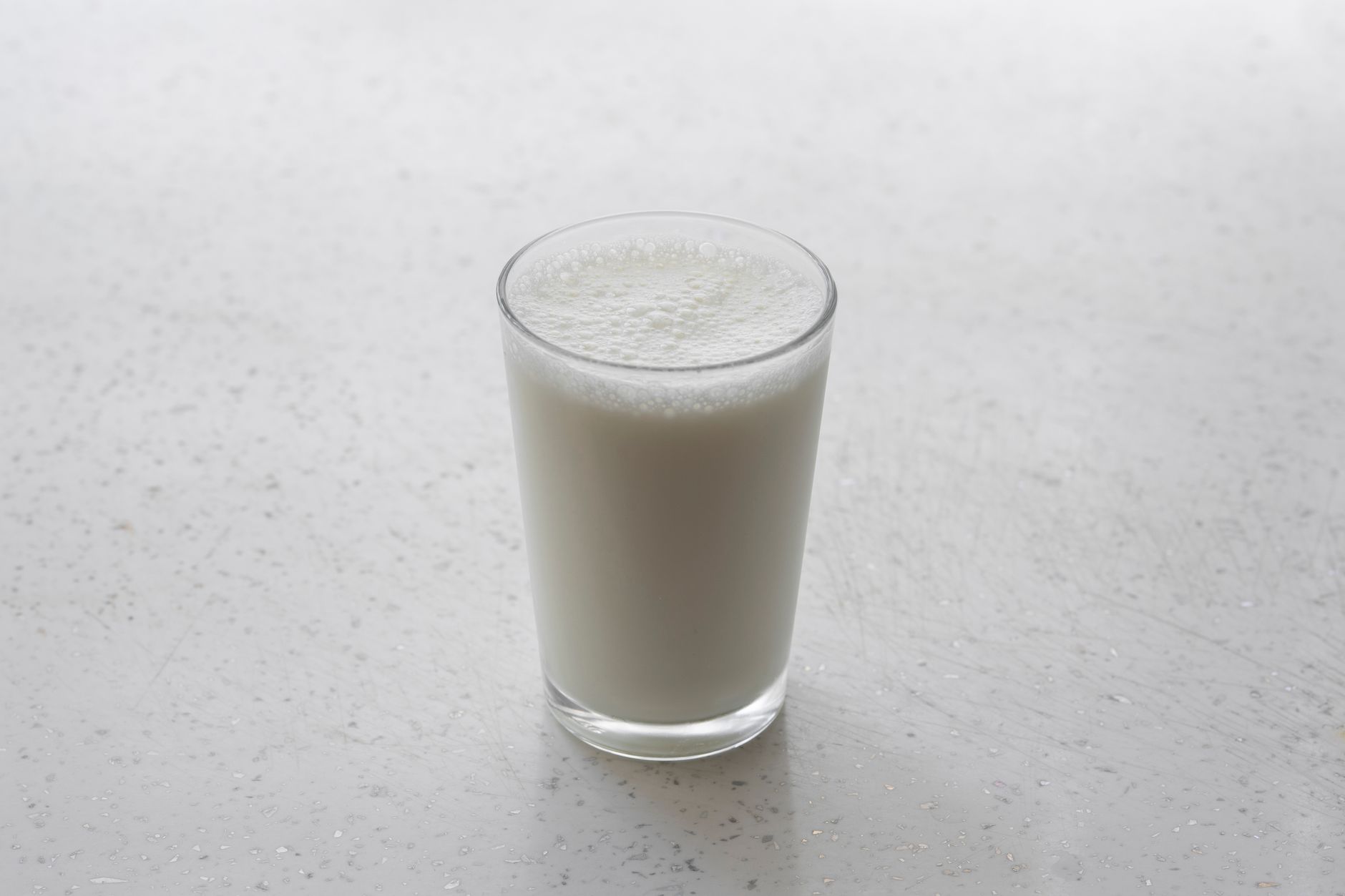 Tropischer Kokos-Ananas-Protein-Shake